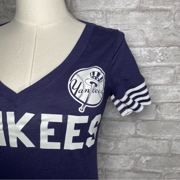 Victoria Secrets New York Yankees t shirt Women's Navy V-Neck tee shirt size XS - Picture 2 of 12